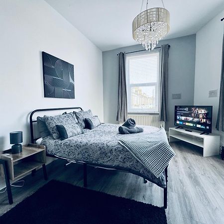 Jacksons Modern Retreat Close To 타인마우스 외부 사진
